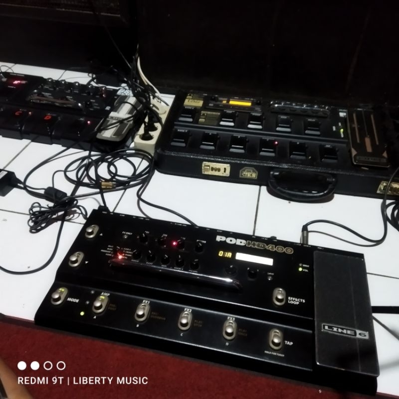 Efek Gitar Digital Line6 P.O.D HD400 Bekas istimewa