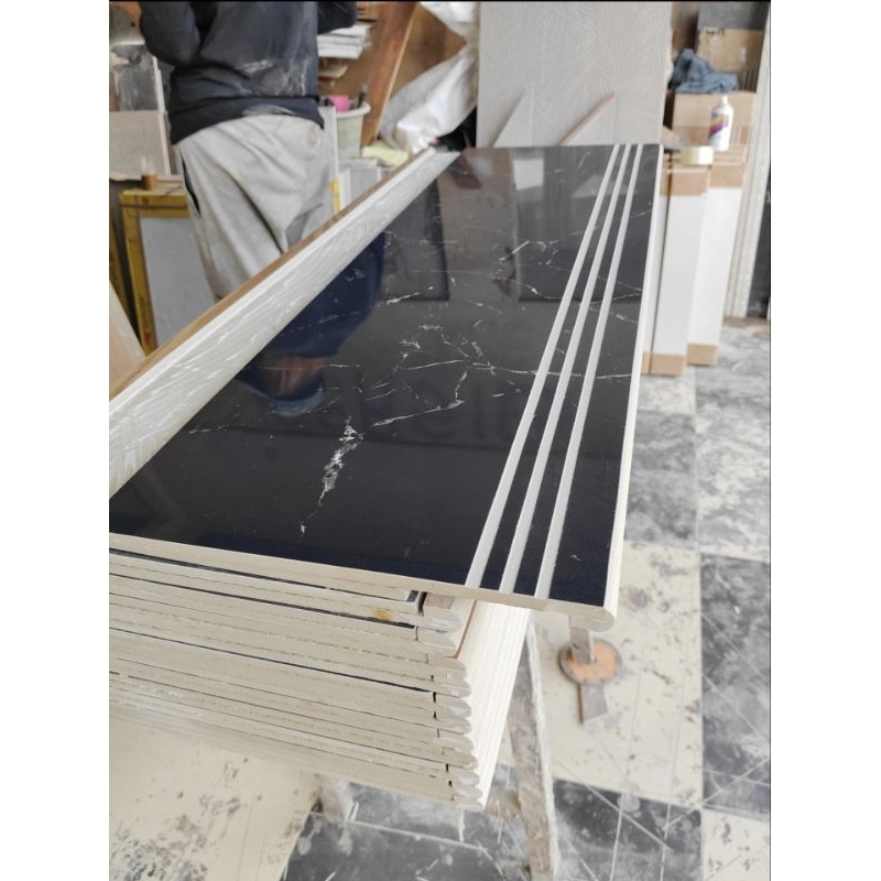 GRANIT TANGGA HITAM MOTIF MARMER 30X100 30X90 30X80 CUSTOM SIZE Granit/keramik pijakan tangga hitam 