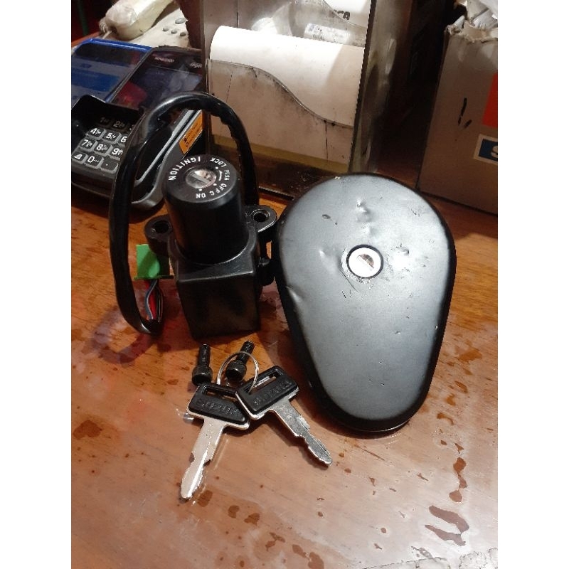 Kunci Kontak Set Tangki Main Switch Assy Suzuki RGR150 Original SGP