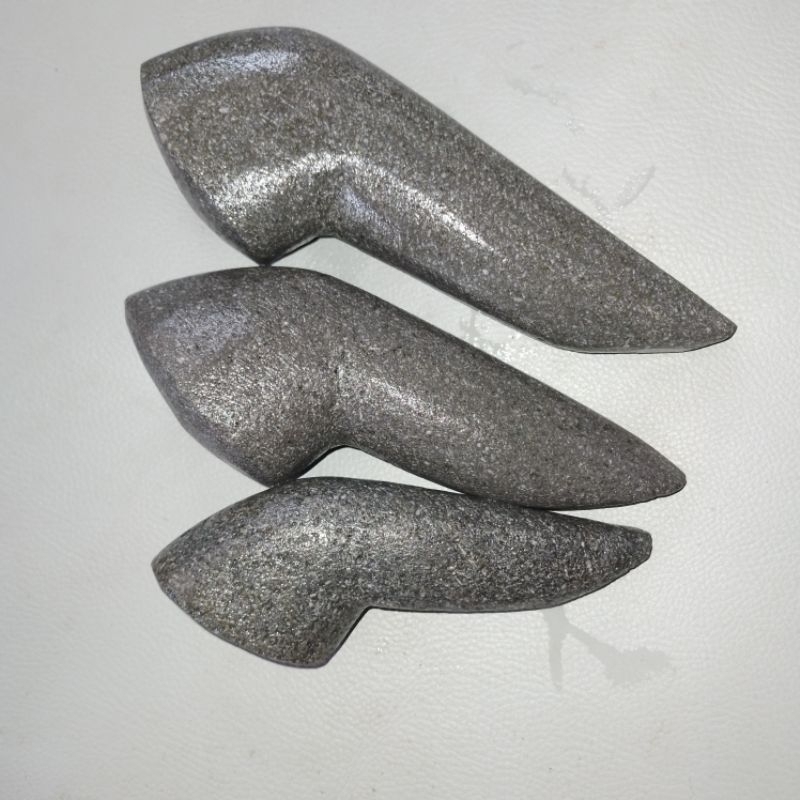 Ulegkan batu ukuran kecil sedang gede. anakan coet. layah uleg ori