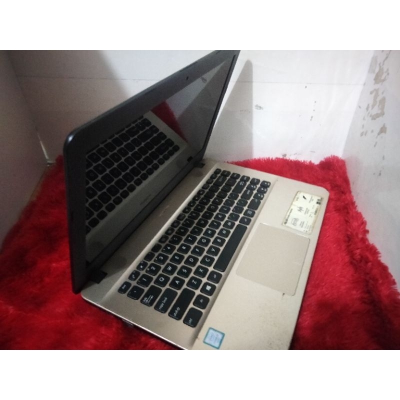 Laptop high kencang Asus x441U/core i3 gen6/ram4gb DDR4/laptop ready
