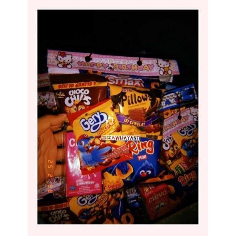 

PAKET SNACK ULTAH ANAK