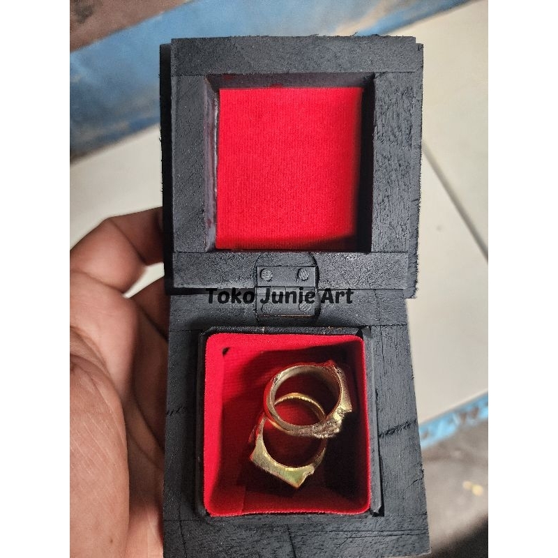 Kotak Kayu Wadah Cincin batu akik