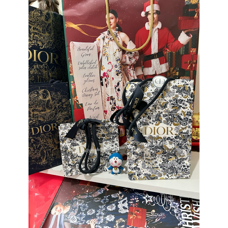 

Paper Bag Dior Small Medium Special Christmas Limited Edition