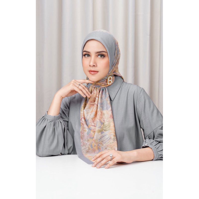 Hijab Buttonscarves Series YUCCA// Motif Buttonscarves Semi miror KW lasercut titik 3
