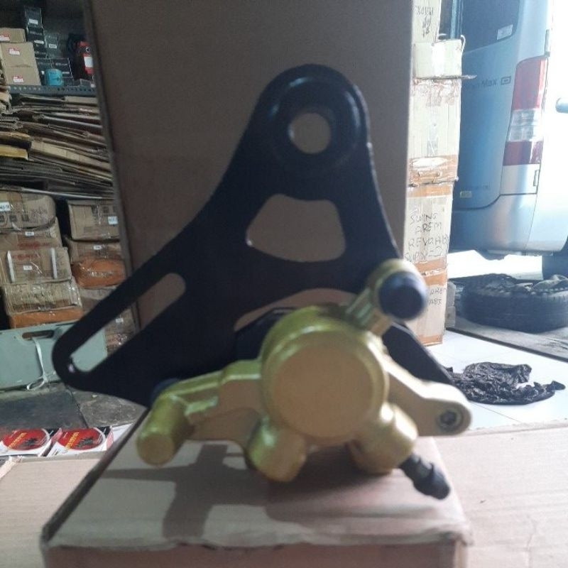 master rem belakang/kaliper cakram belakang/kepala babi + dudukan satria Fu