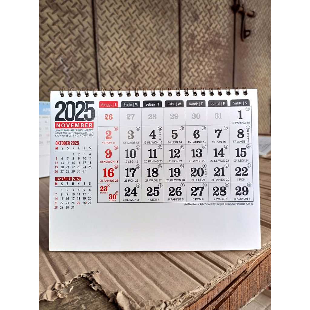 

KALENDER MEJA KALENDER DUDUK TAHUN 2025 MOTIF SWEET MOMENT AO
