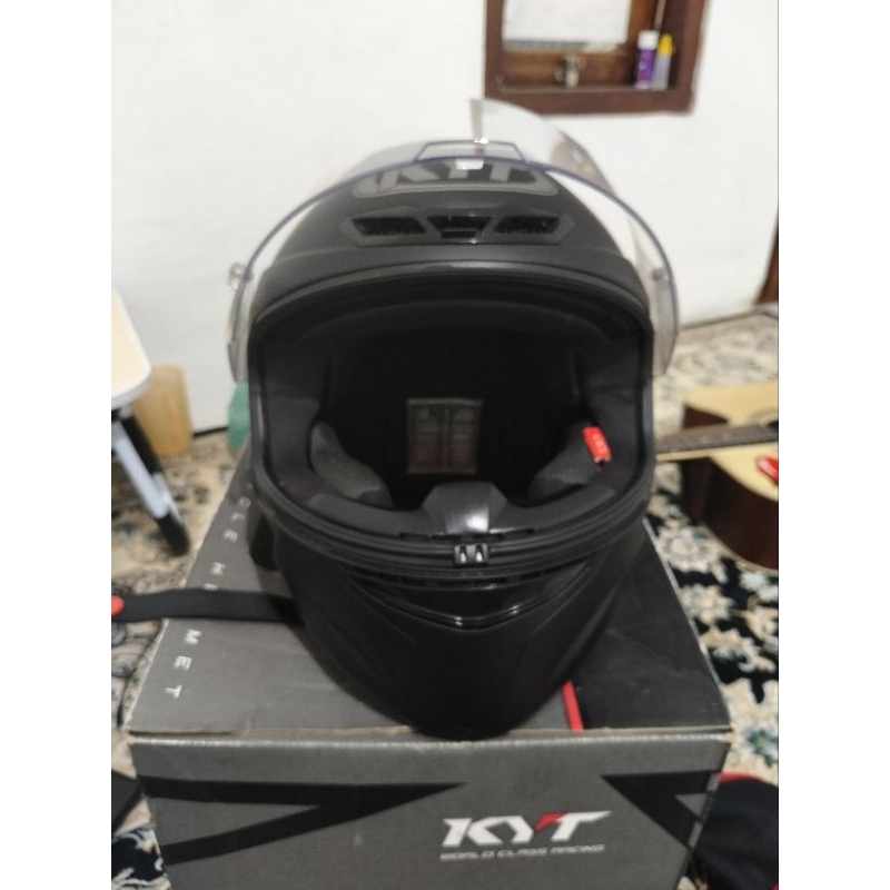 Helm KYT TT course second like new