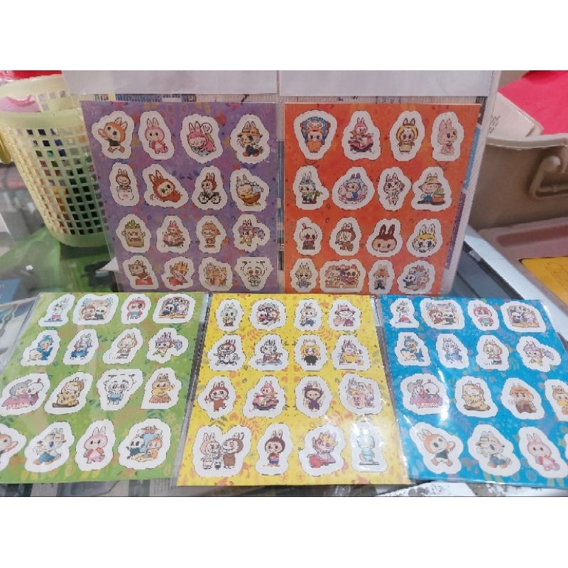 

Stiker Labubu / Tempelan Gambar Labubu bonus gambar mewarnai