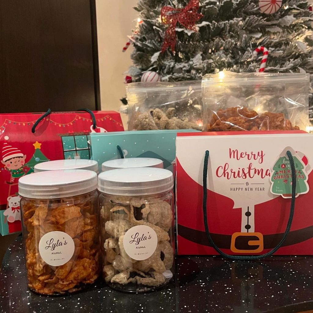 

Lylas Christmas Small hampers 2024