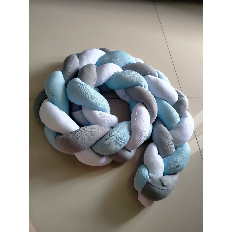 (Preloved) BUMPER BANTAL KEPANG 3 long knot braided bumper plush kasur crib box bayi panjang 1,8m Bi