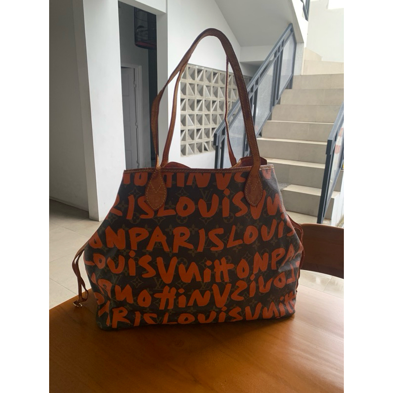 Tas Tangan Louis Vuitton