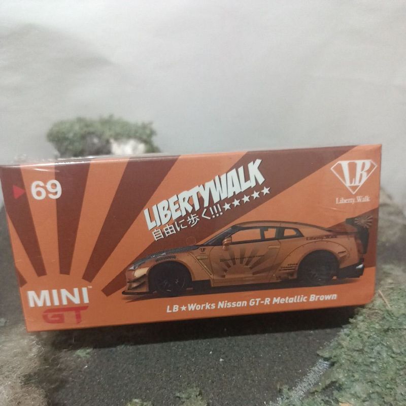 Mini GT#069 LB*Works Nissan GT-R Metallic Brown (Free Protektor)