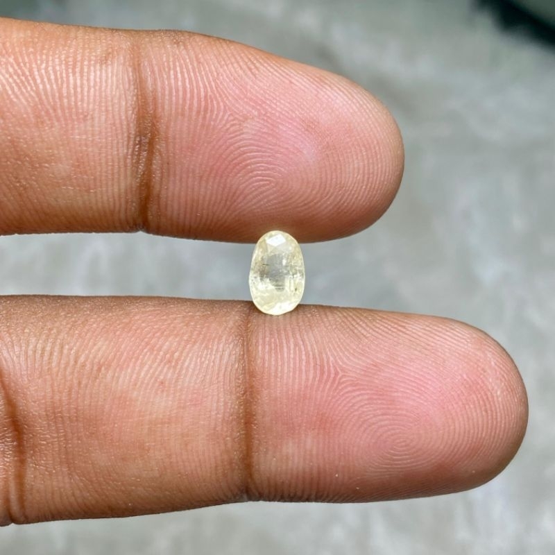 Natural Yellow Spinel Batu Spinel Batu yellow Spinel Ukuran Kecil Dim 7.5x5x4