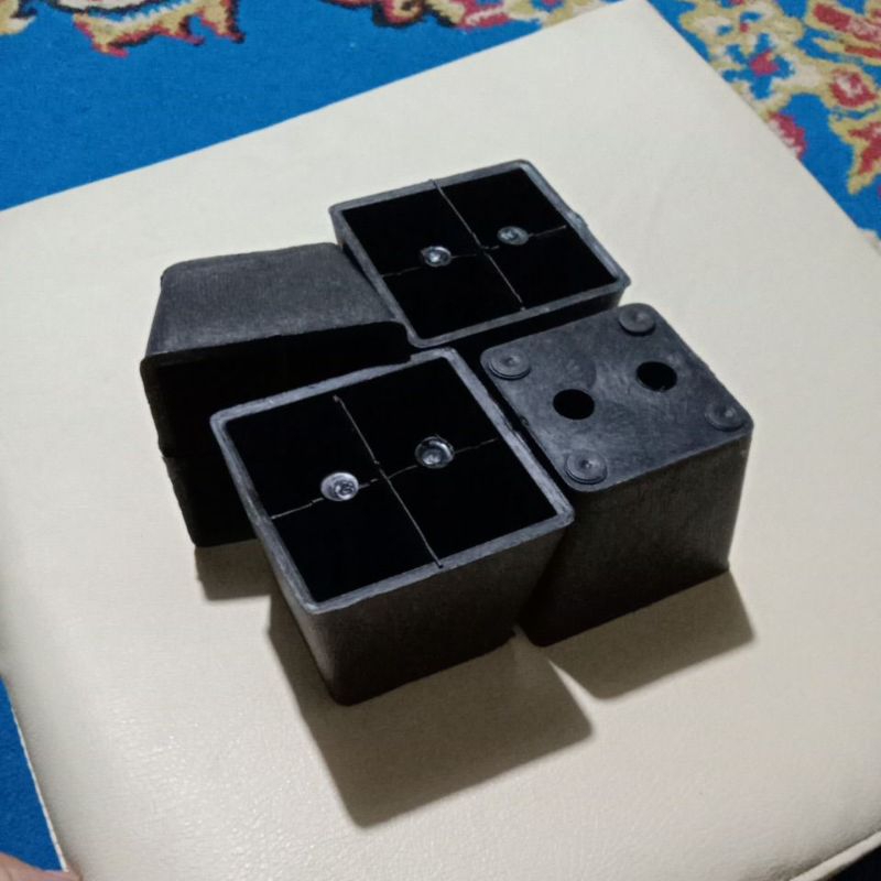 Kaki Kursi Sofa Plastik