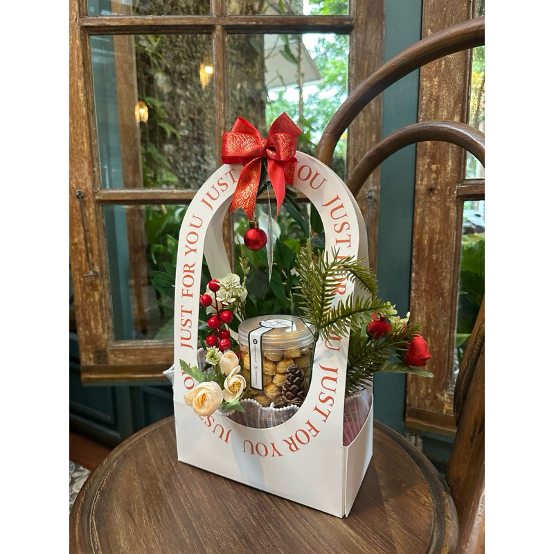 

Christmas Hampers Medium