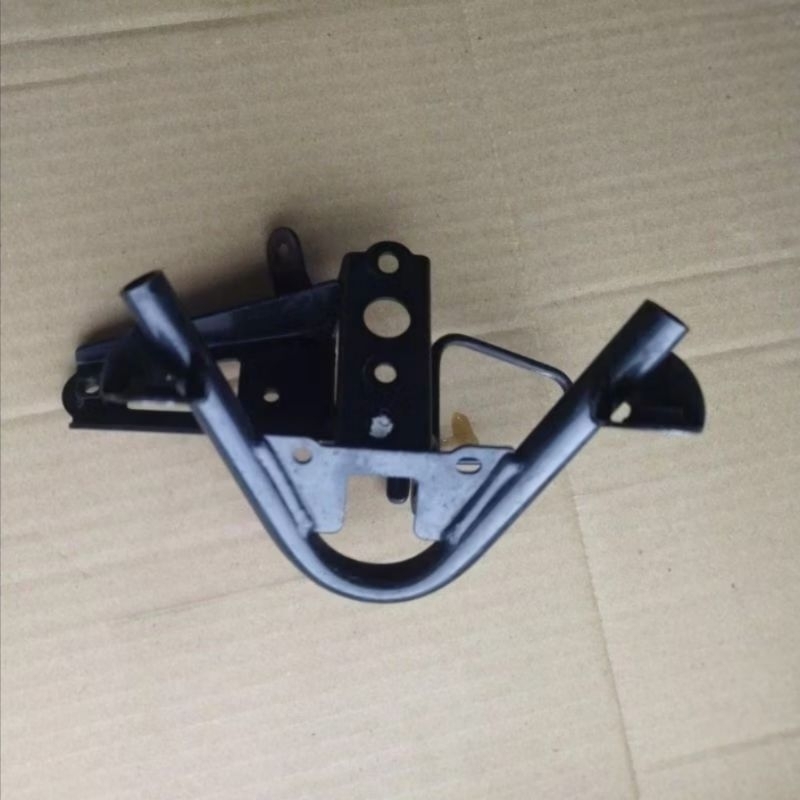 breket bodi depan mio m3 bekas asli original dudukan cover lampu depan Mio m3 dudukan dasi mio M3