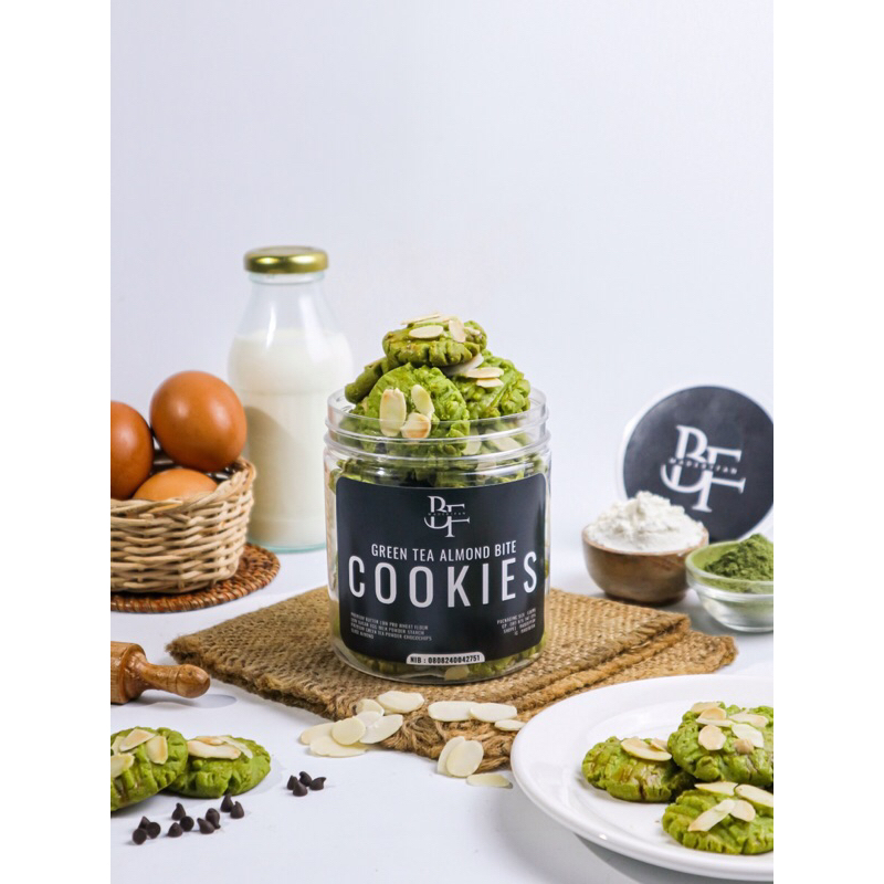 

Greentea Almond Bite Cookies - Kemasan Toples 600ml