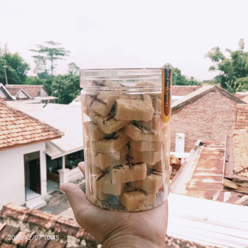 

kue kering varian susu 1kg