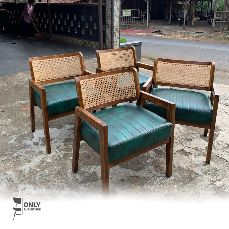 SOFA CUSTOM kursi cafe / kursi makan / kursi teras