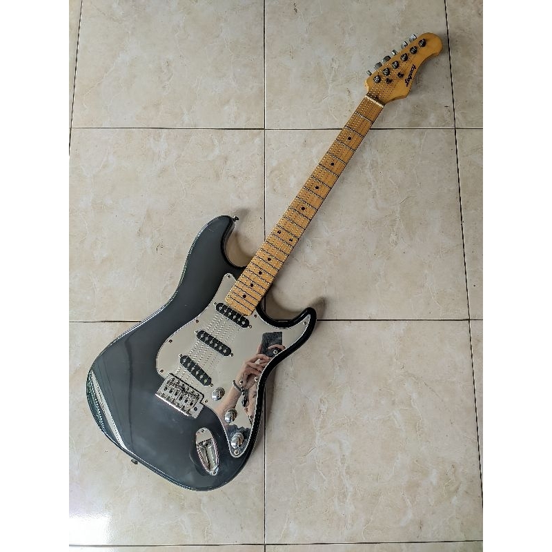 gitar Legacy stratocaster black mirror