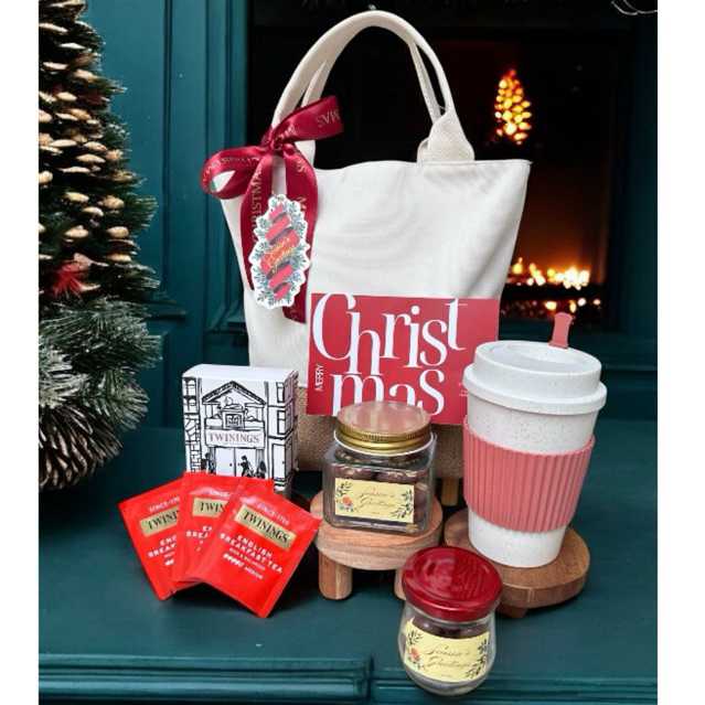 

Esther D/ Hampers Natal/READY STOCK/Hampers Xmas/ Christmas Hampers