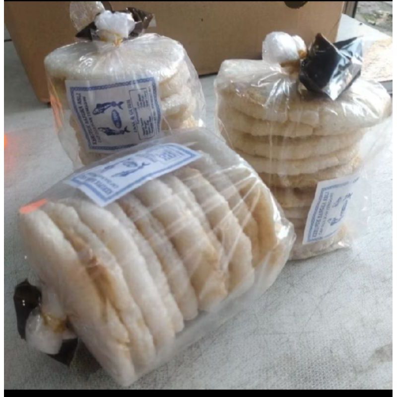 kerupuk kemplang dengan sambal terasi