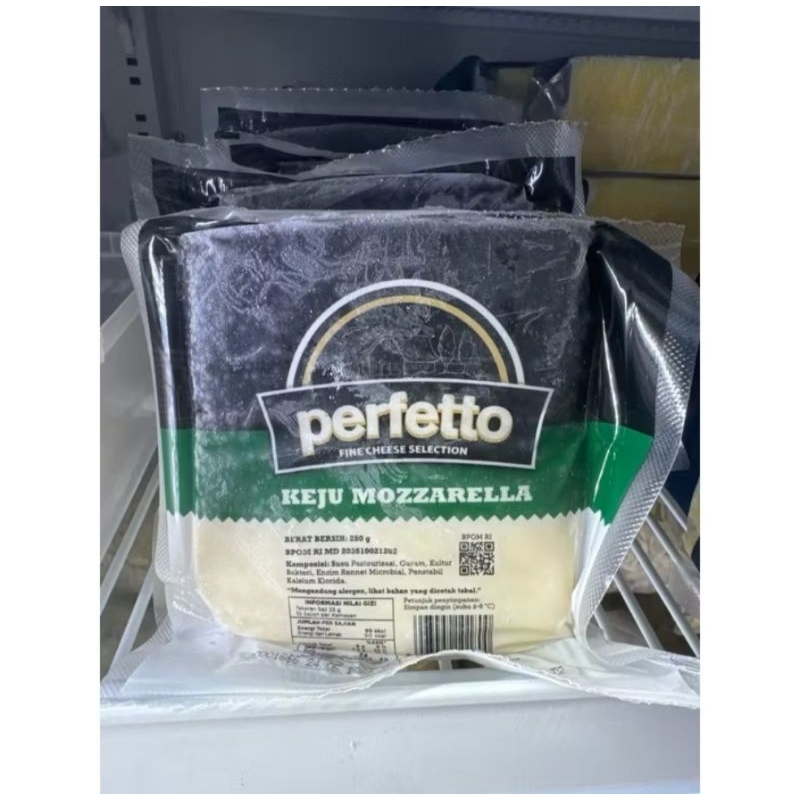 

Keju Mozarella PERFETTO 250 gram. Kemasan ada Barcode standar BPOM. Expire Mei 2025