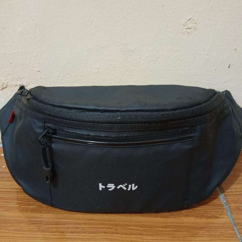 PRELOVED - Tas Pinggang Hitam Pria IKOZZI