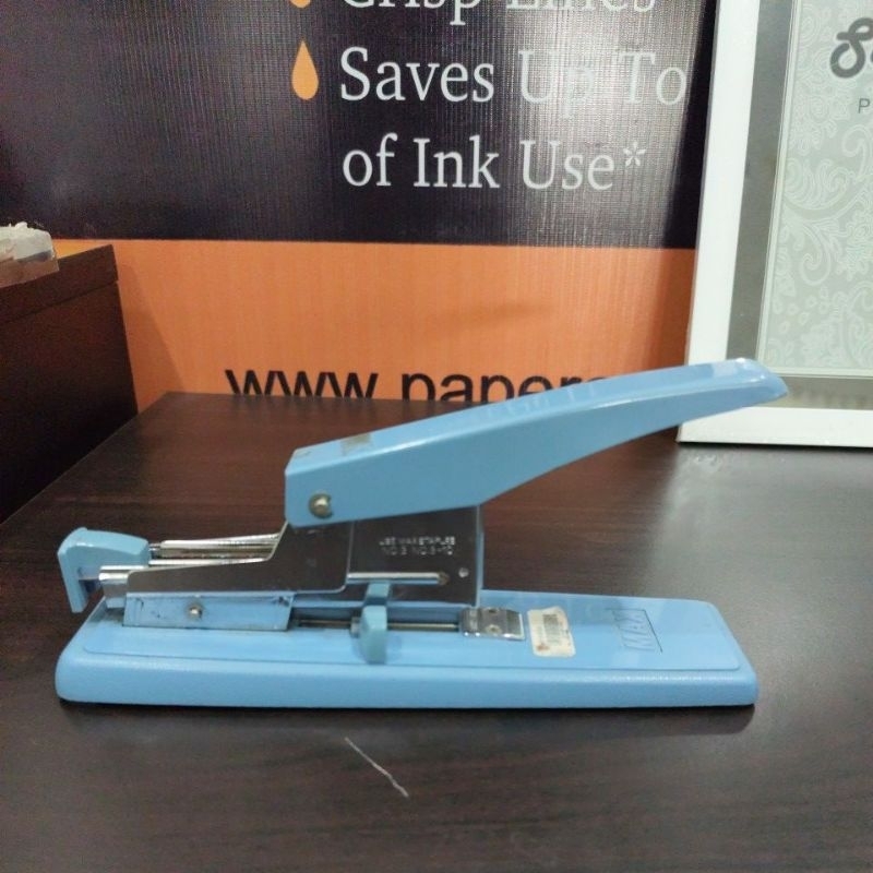 

MAX STAPLER HD 3D WARNA BIRU