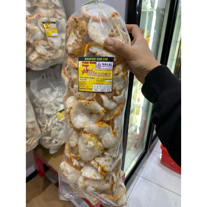 

Kerupuk Goreng Pasir Rasa Pedas Berat 230 Gram