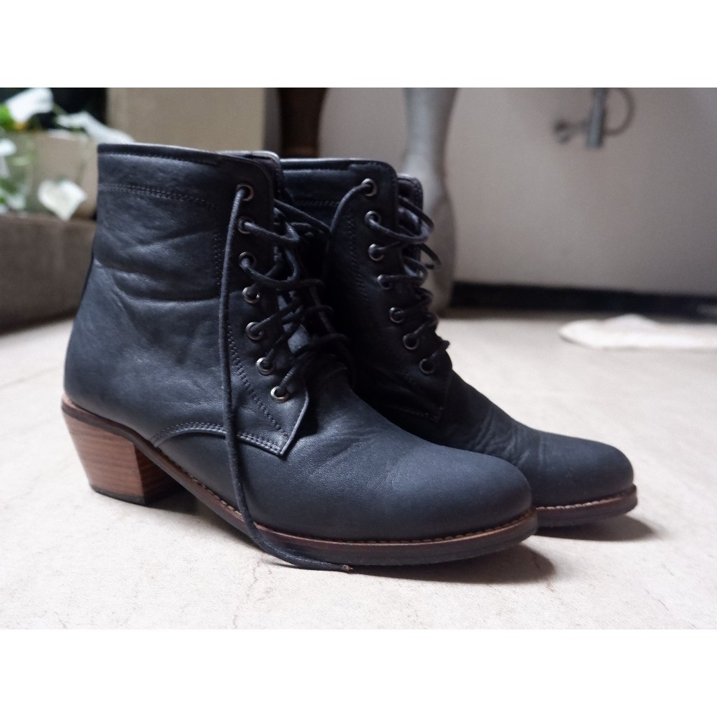 Preloved sepatu boot wanita leather lokal gloshoes