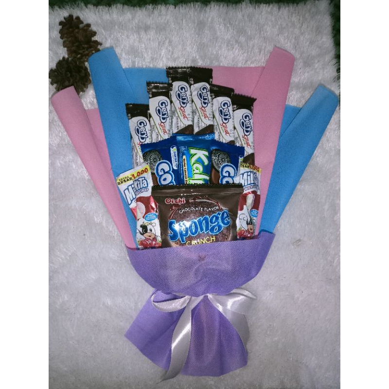 

Buket snack untuk wisuda ulang tahun atau acara lain free kartu ucapan