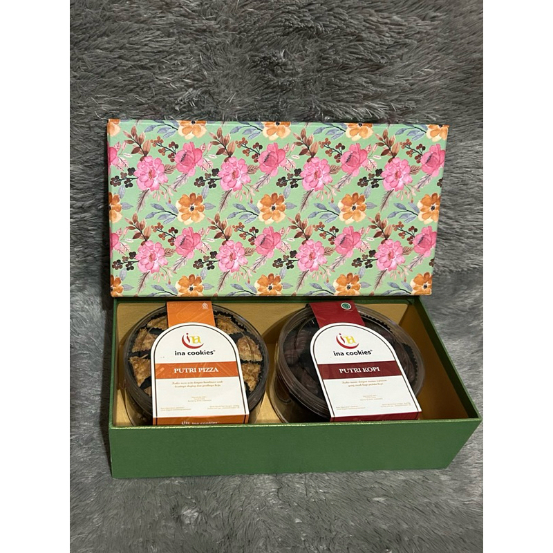 

hampers kue kering isi 2 toples regular