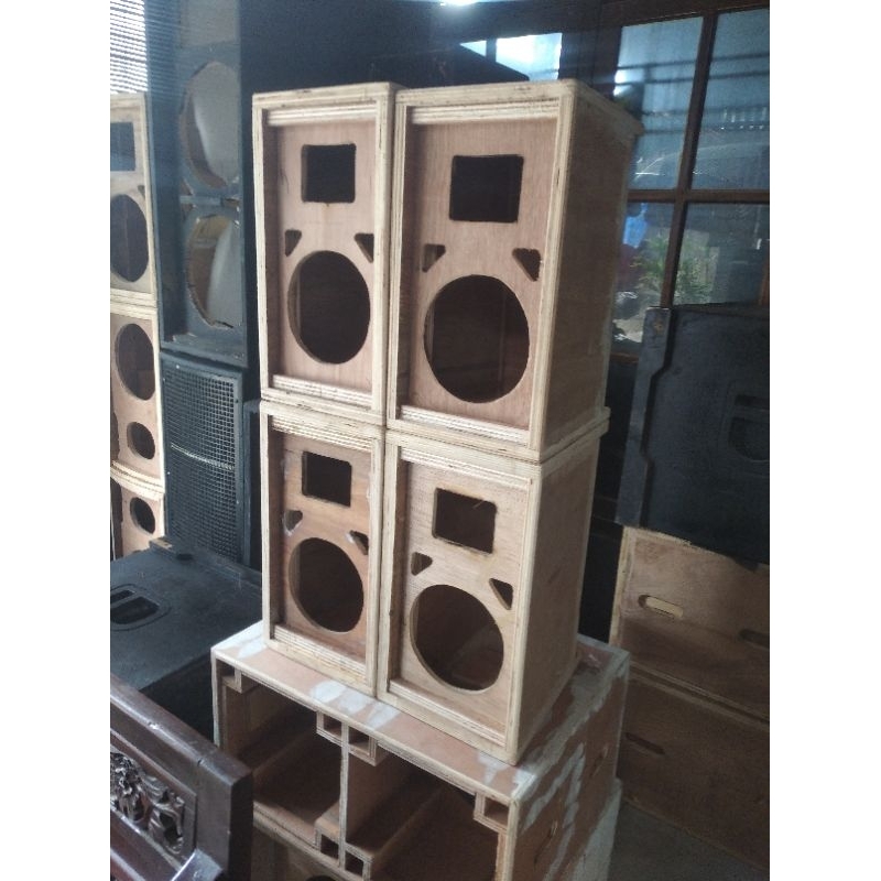 Bok Speaker 6 in line array