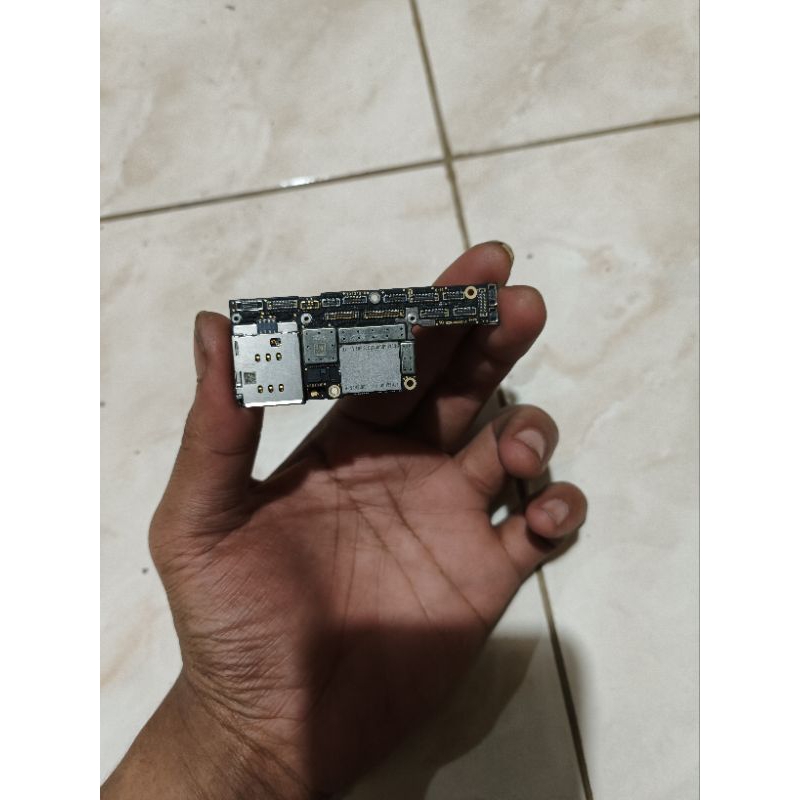 mesin iPhone xs matot