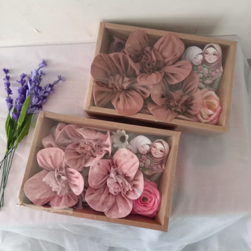 

Kado Hari Ibu Hijab Box Exclusif