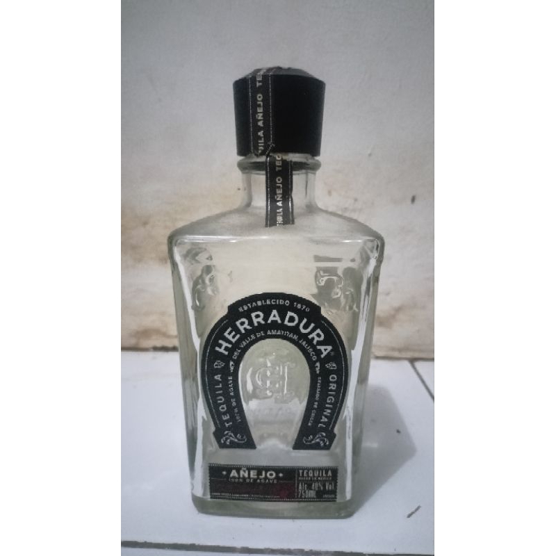 Jual Botol Bekas Herradura Anéjo Tequila.