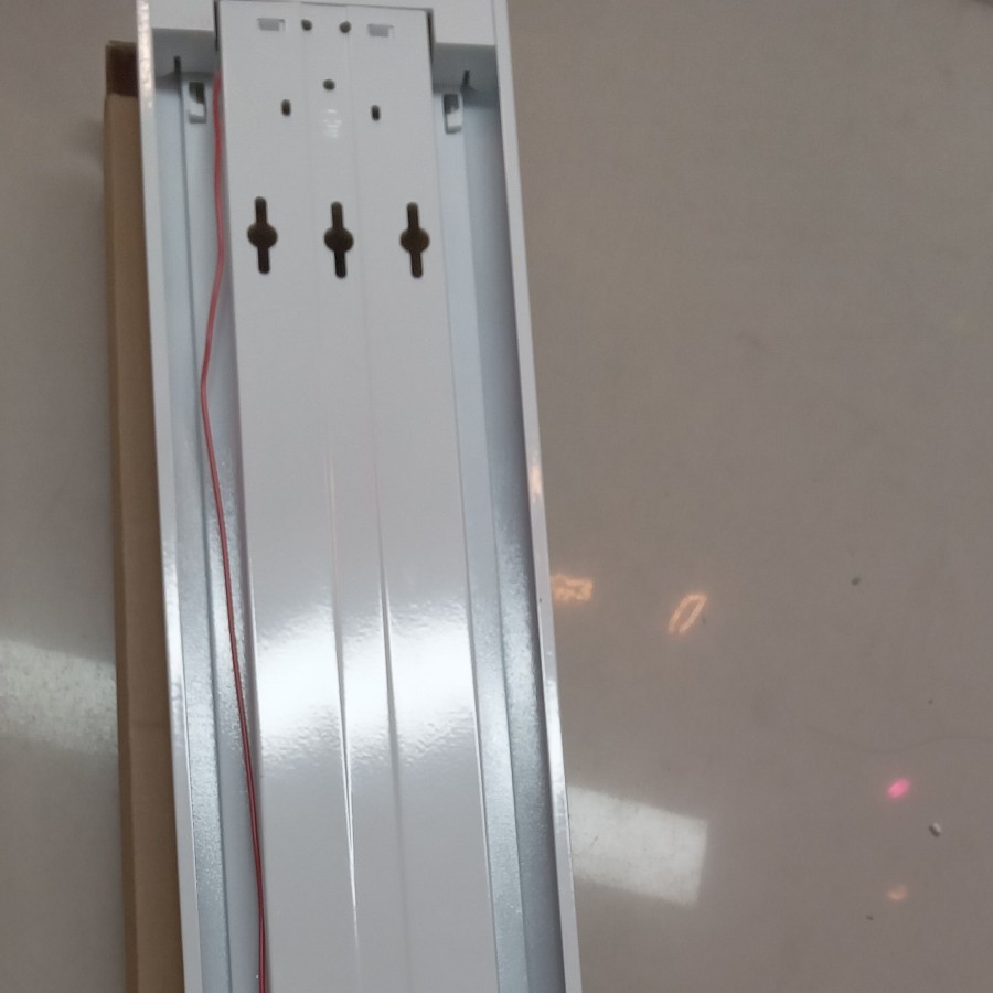 Kap lampu rm 2x18 outbow tempel komplit lampu tl t8 led - Hanya kap 120cm