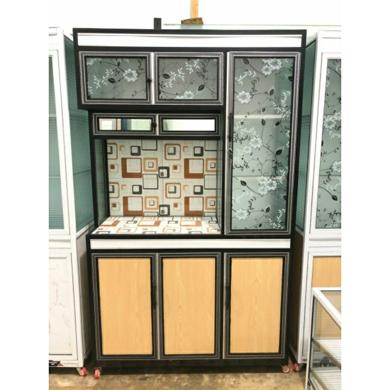 Lemari Piring 3 Pintu