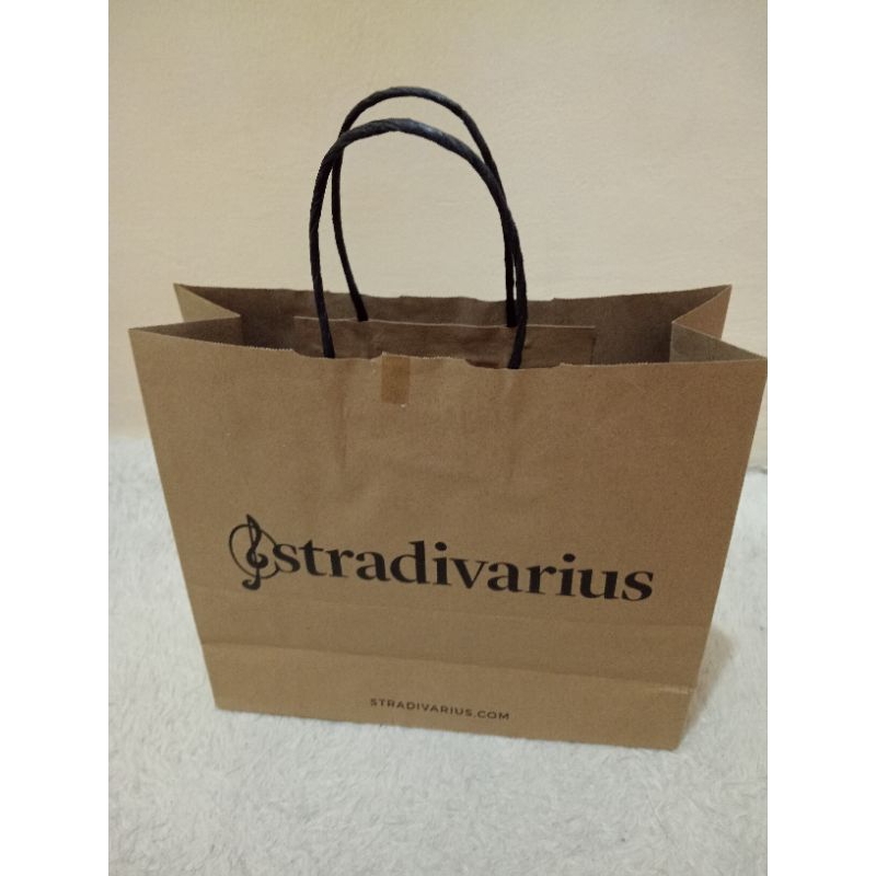 

Paperbag Stradivarius Ori