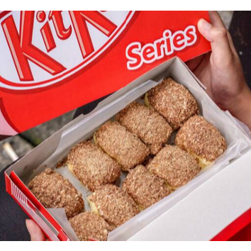 

Spesial edition! Roti unyil kitkat 1 box isi 10 original by venus fresh