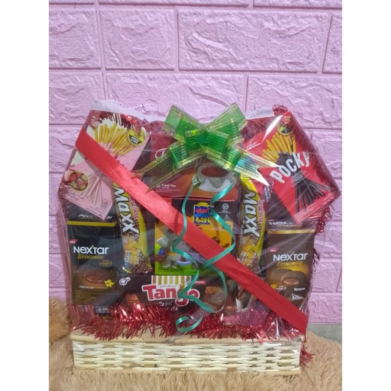 

Parcel / Parcel Natal / Lebaran / Imlek / Hadiah / Ulang Tahun / Parcel Tahun Baru / Parcel Snack / Parcel Murah Meriah