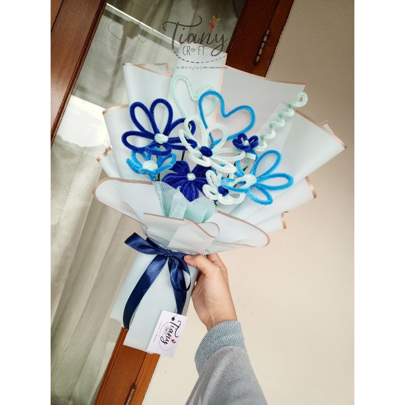 BUCKET BUNGA/BUCKET KAWAT BULU/BUCKET HADIAH/WISUDA/LAMARAN/ULANG TAHUN