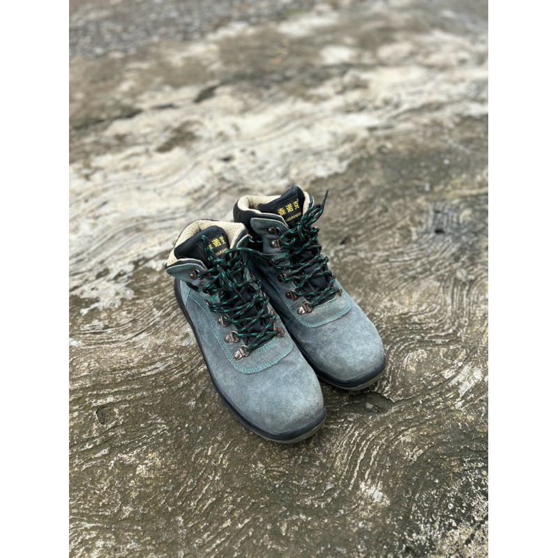 Sepatu gunung second original