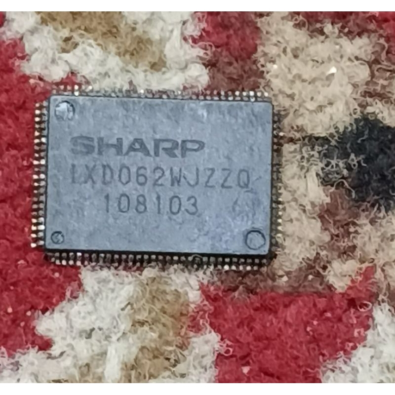 IC TEMPEL TV SHARP  IXD062WJZZQ CABUTAN NORMAL