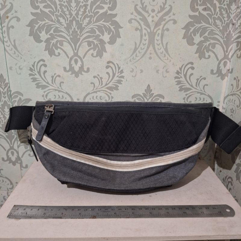 waistbag tas pinggang NB preloved