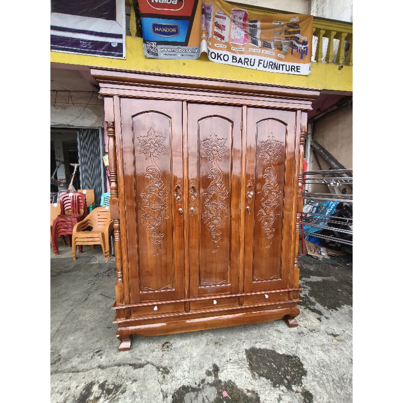 lemari kayu jati jepara peluru 3 pintu