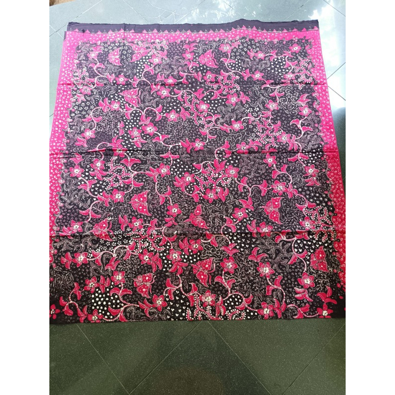 Batik tulis lasem merah butterfly