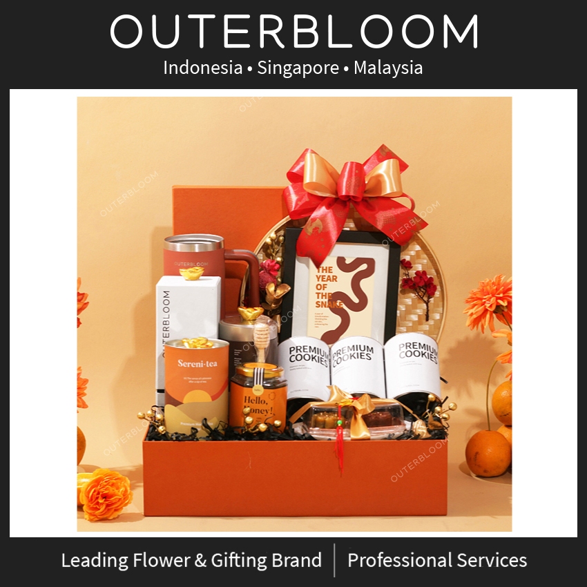 

Outerbloom Signature CNY Supreme Hampers